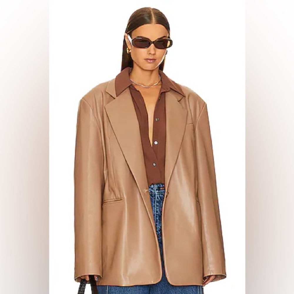 LAMARQUE 
Kassandra Blazer In Tan